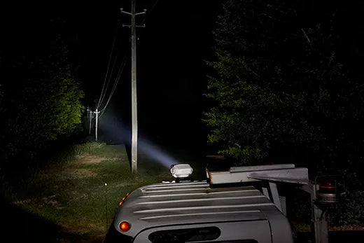 LAMPARA 'SEARCH' M18 CON BASE MAGNETICA Y CONTROL REMOTO (NO INCL. BAT)