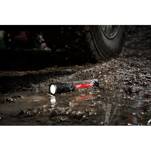 LAMPARA LED TIPO 'FLASHLIGHT' COMPACTO, 800 LUMENS CON BATERIA RECARGABLE POR USB