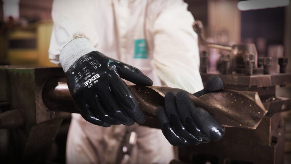 GUANTES EDGE 48-929 CON DORSO DE NITRILO Y RECUBRIMIENTO DE NITRILO RUGOSOEN PALMA