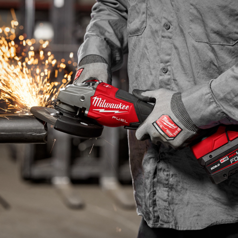 ESMERIL M18 FUEL™ DE 4-1/2" - 6" CON INTERRUPTOR DE PALETA (SOLO HERRAMIENTA)