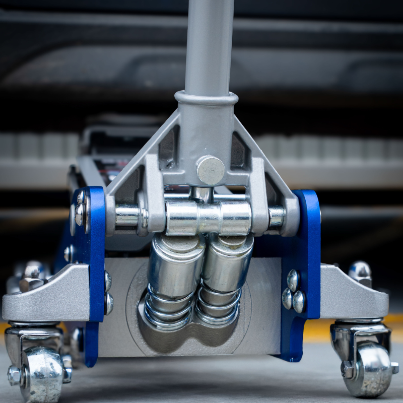 GATO HIDRAULICO DE ALUMINIO CON RUEDAS CON CAPACIDAD DE 3 TON (BAJO PERFIL)