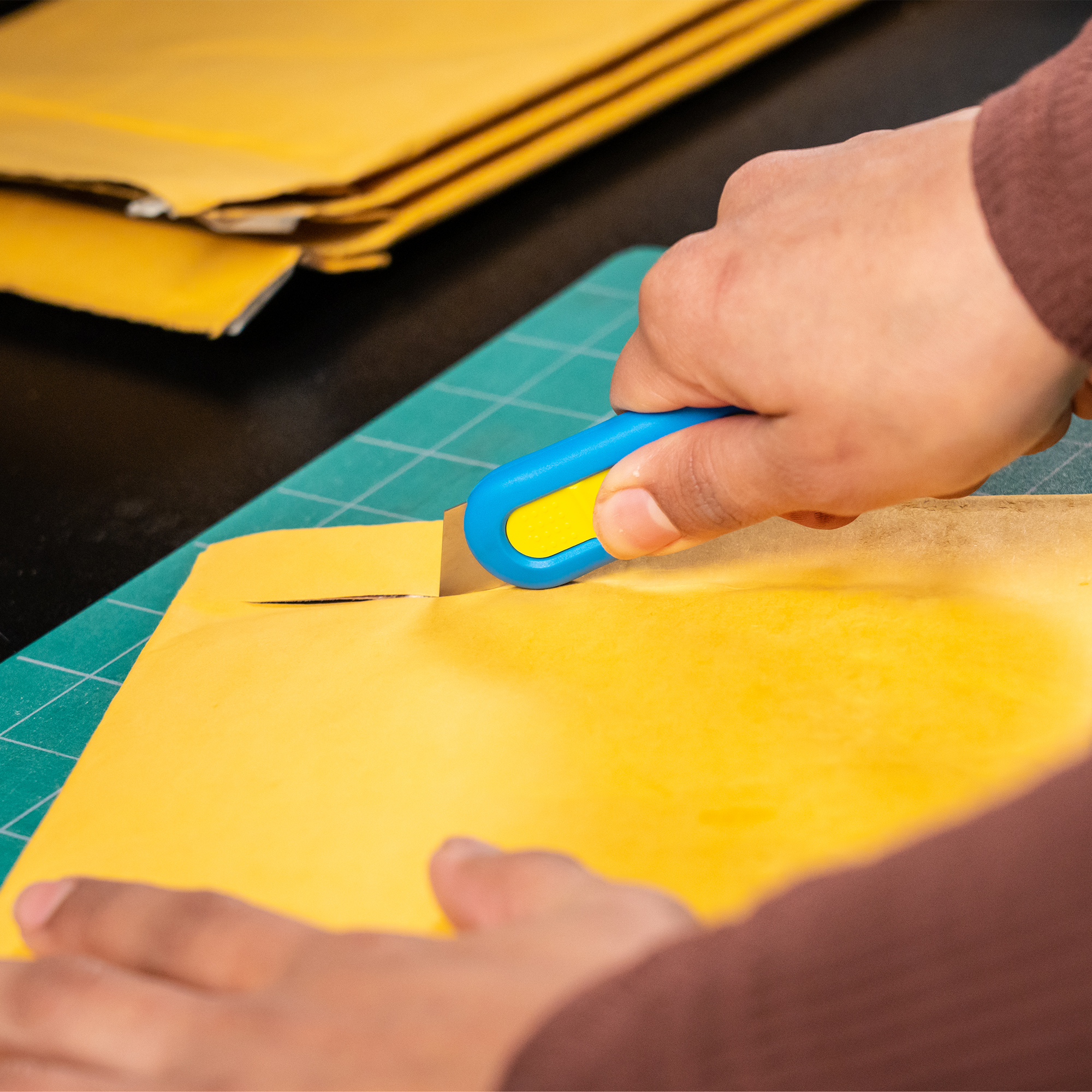 CUCHILLA DE SEGURIDAD DESECHABLE AUTORETRACTIL VOLO  PHC