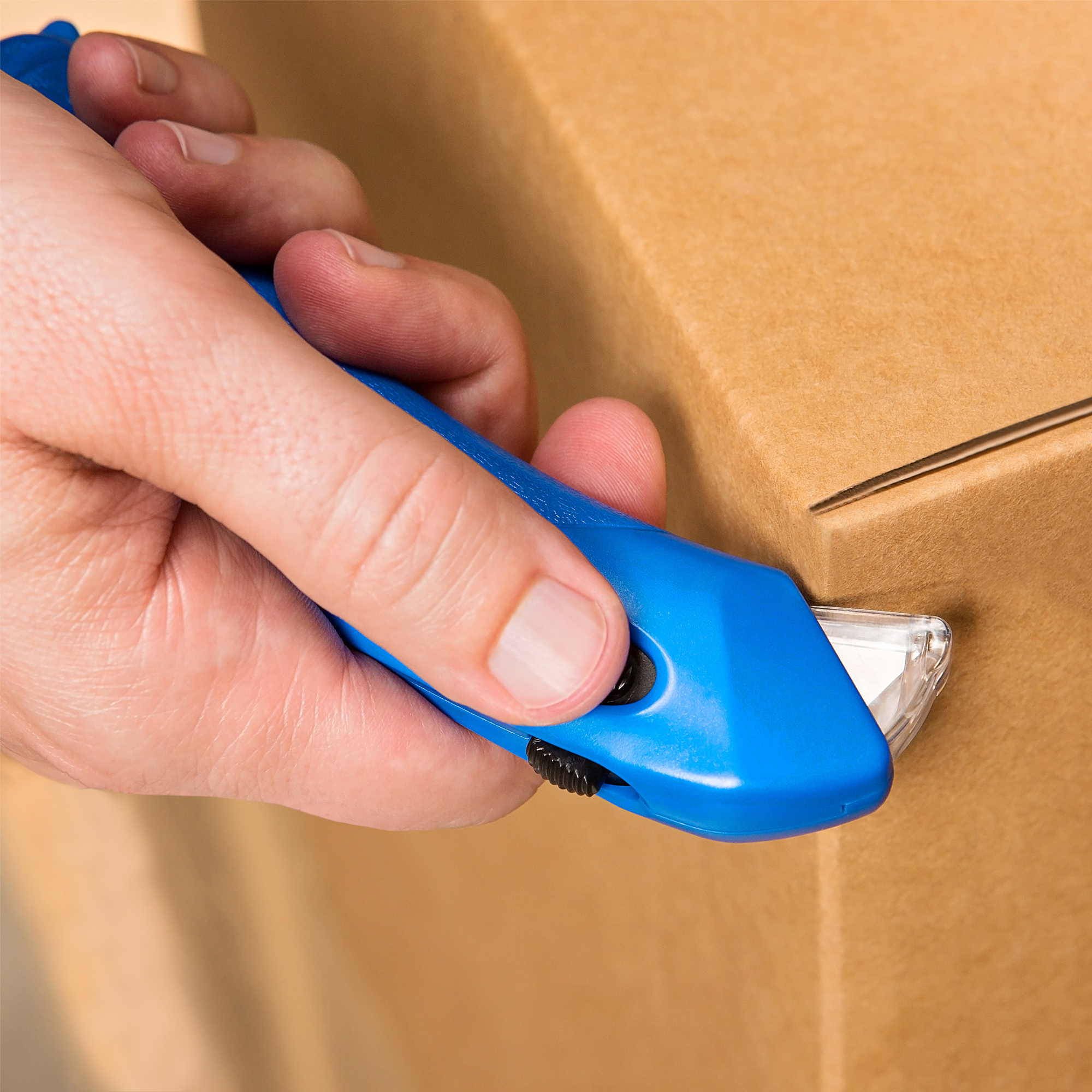 CUCHILLA DE SEGURIDAD DESECHABLE PARA ALIMENTOS CON GUARDA DE SEGURIDAD DE AUTO BLOQUEO PHC