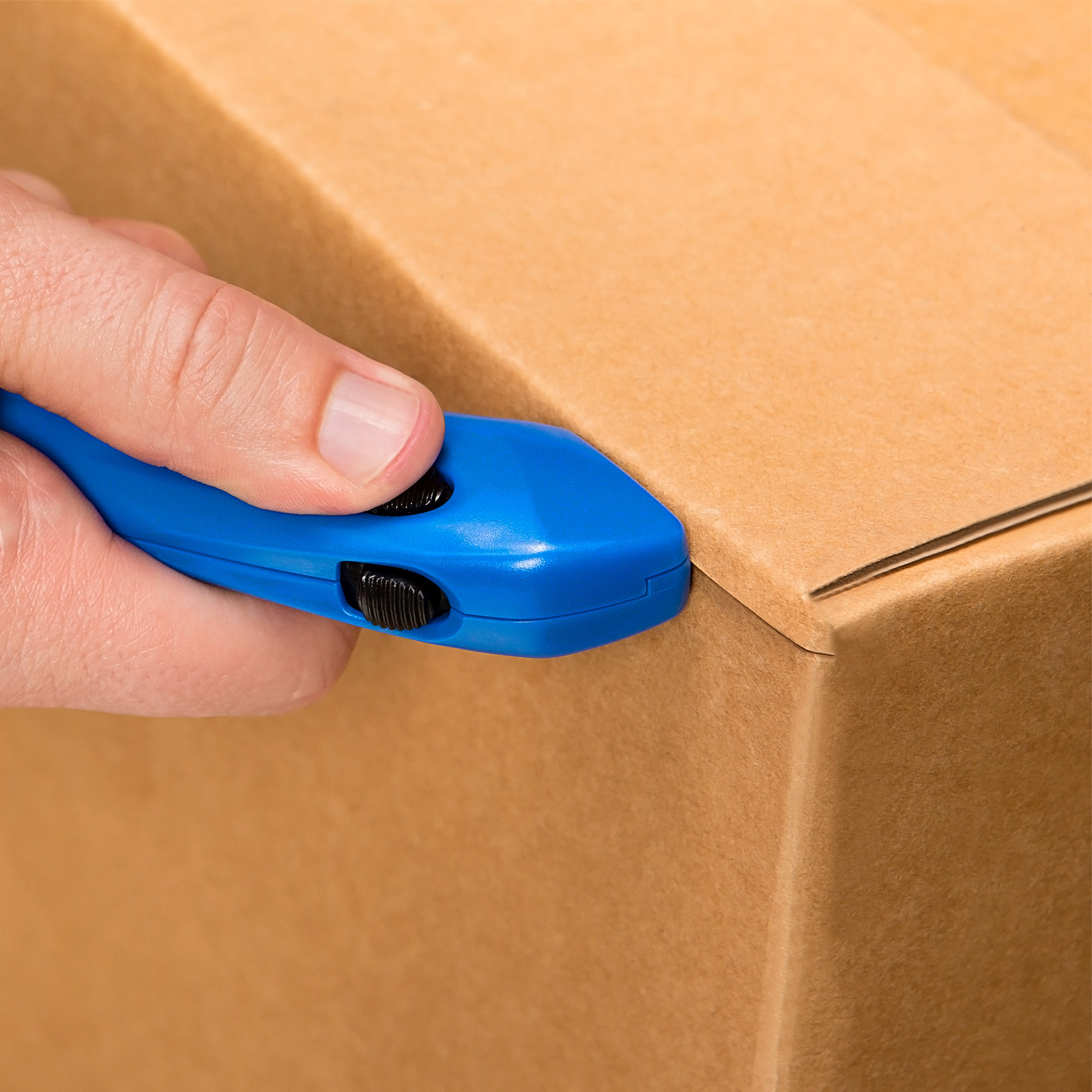 CUCHILLA DE SEGURIDAD DESECHABLE PARA ALIMENTOS CON GUARDA DE SEGURIDAD DE AUTO BLOQUEO PHC