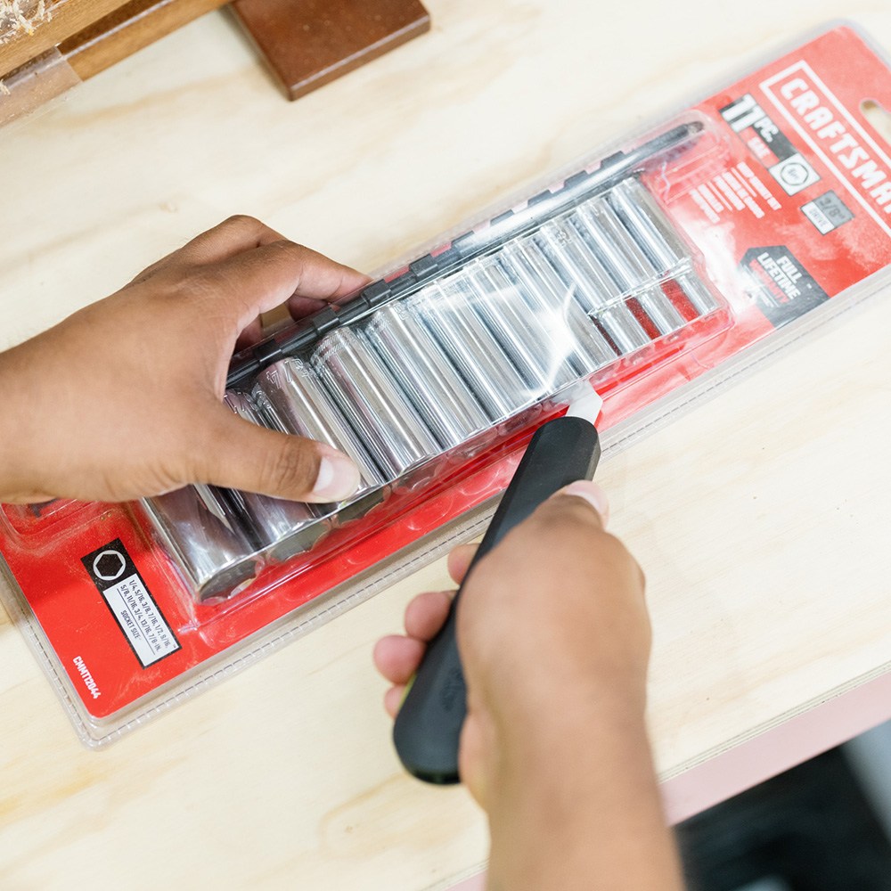 CUCHILLA CARCASA PLASTICA AUTO-RETRACTIL