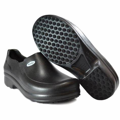 CALZADO MODELO WORKS NEGRO